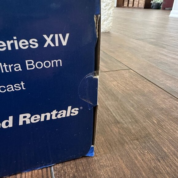 Collectors's series XIV JLG 1850SJ Ultra Boom 1/32 Scale Diecast - Picture 8 of 9